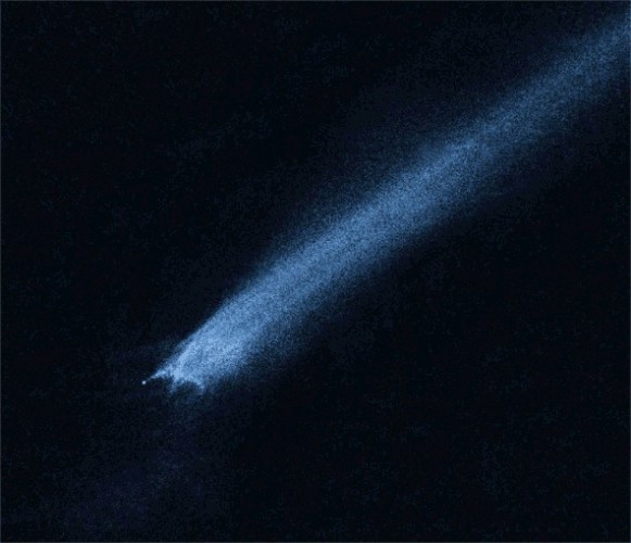 Hubble detecta objeto misterioso con forma de X viajando a 17.700 km/h