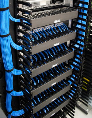 CABLEADO ESTRUCTURADO Y PEINADOS DE ARMARIOS DE TELECOMUNICACIONES EN COLOMBIA - Servicios Bogotá Colombia. Instalación y Montaje