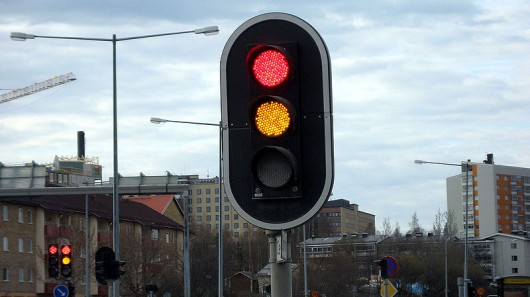 Crean modelo de semáforos que regulan sus luces según el tráfico