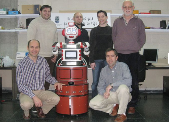 Robots botones comenzarn a trabajar en hotel espaol